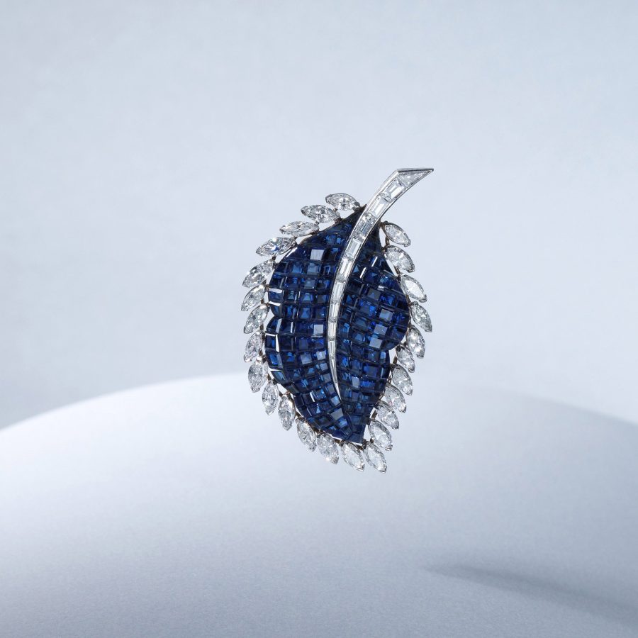 van cleef & arpels broche diamant saffier serti invisible