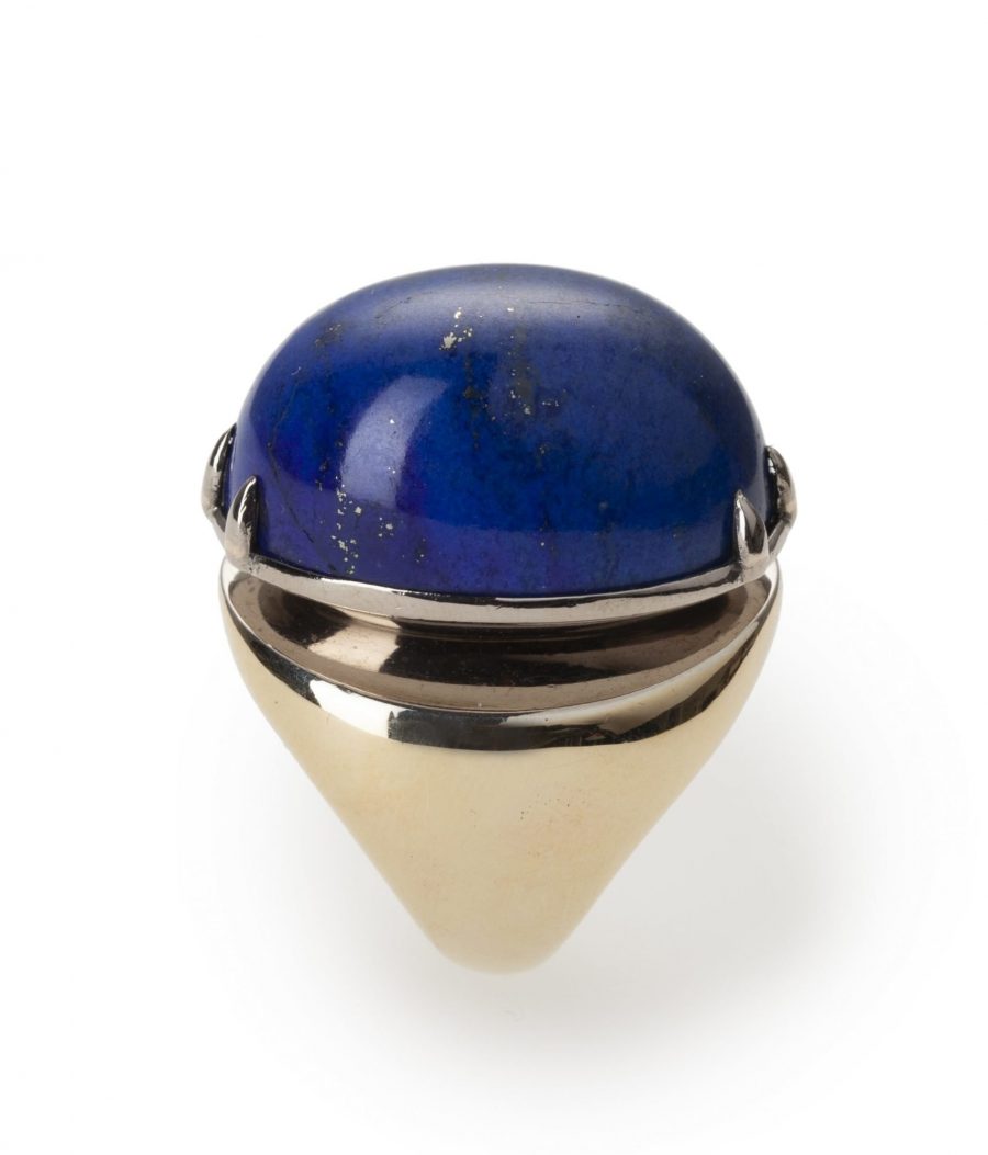 Ring lapis lazuli cabochon