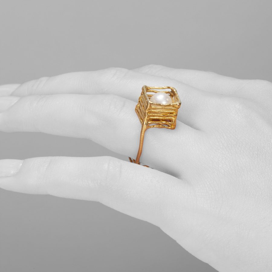 Robert Smit Delft gouden ring met parel ca 1970