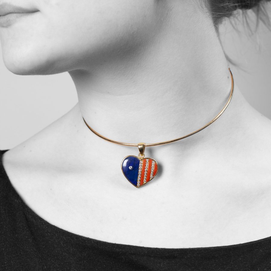Bulgari geelgouden hart hanger lapis lazuli koraal diamant 1960s