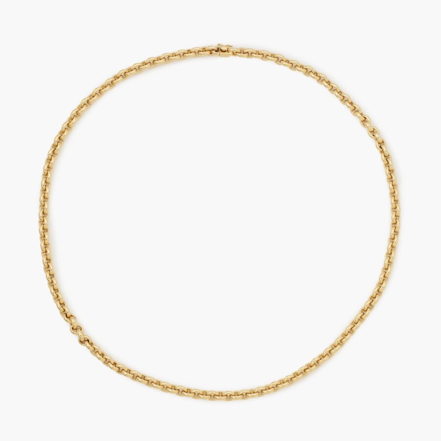 Een achttien karaat geelgouden collier massieve ankerschakels gesigneerd Cartier gedateerd 1991