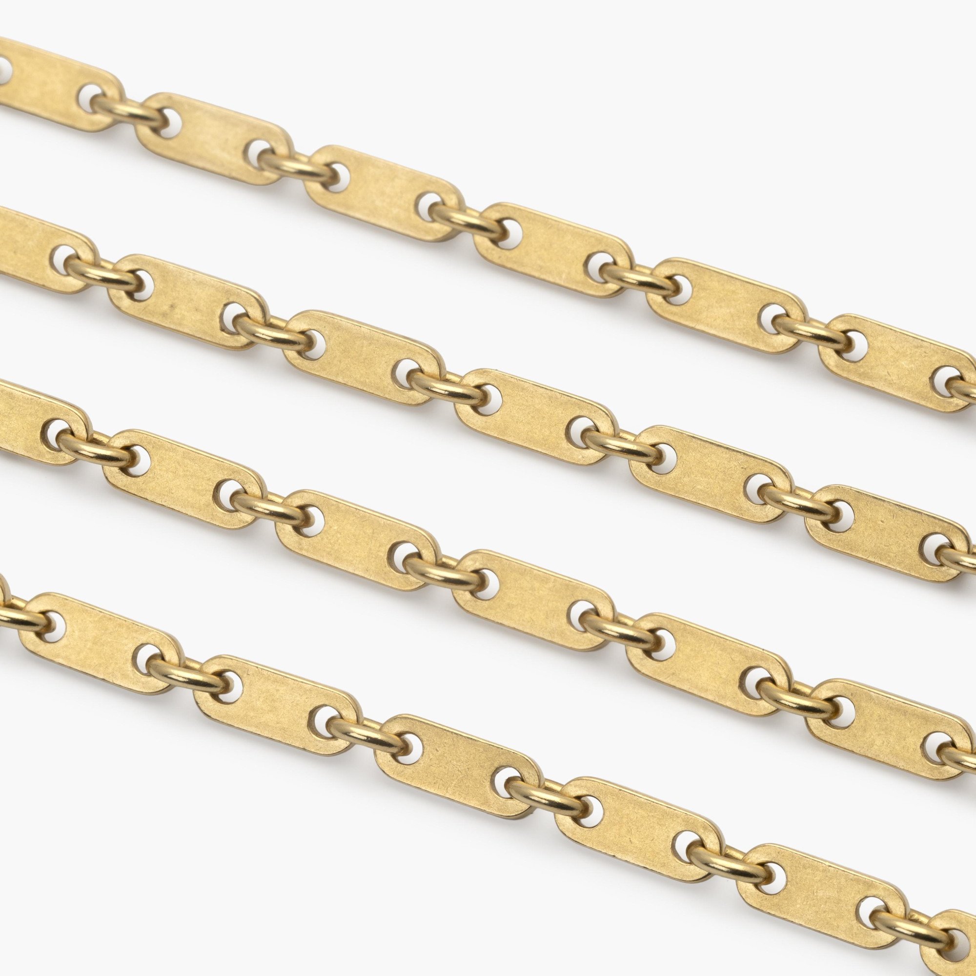 Een achttien karaat geelgouden collier ‘Fidelity’. Gesigneerd Cartier, vervaardigd omstreeks 1990 en genummerd. Met origineel etui.